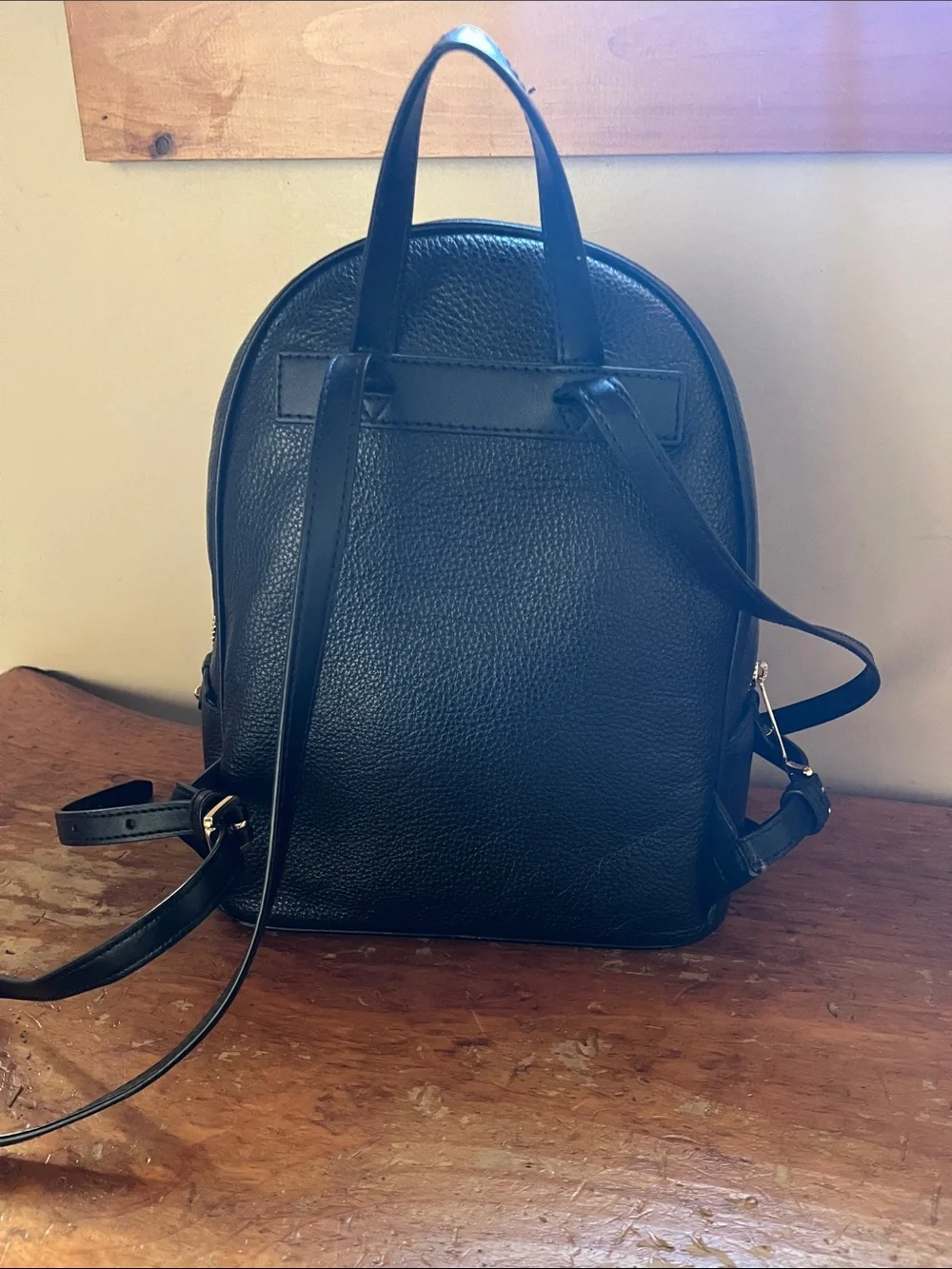 Michael Kors compact pebbled